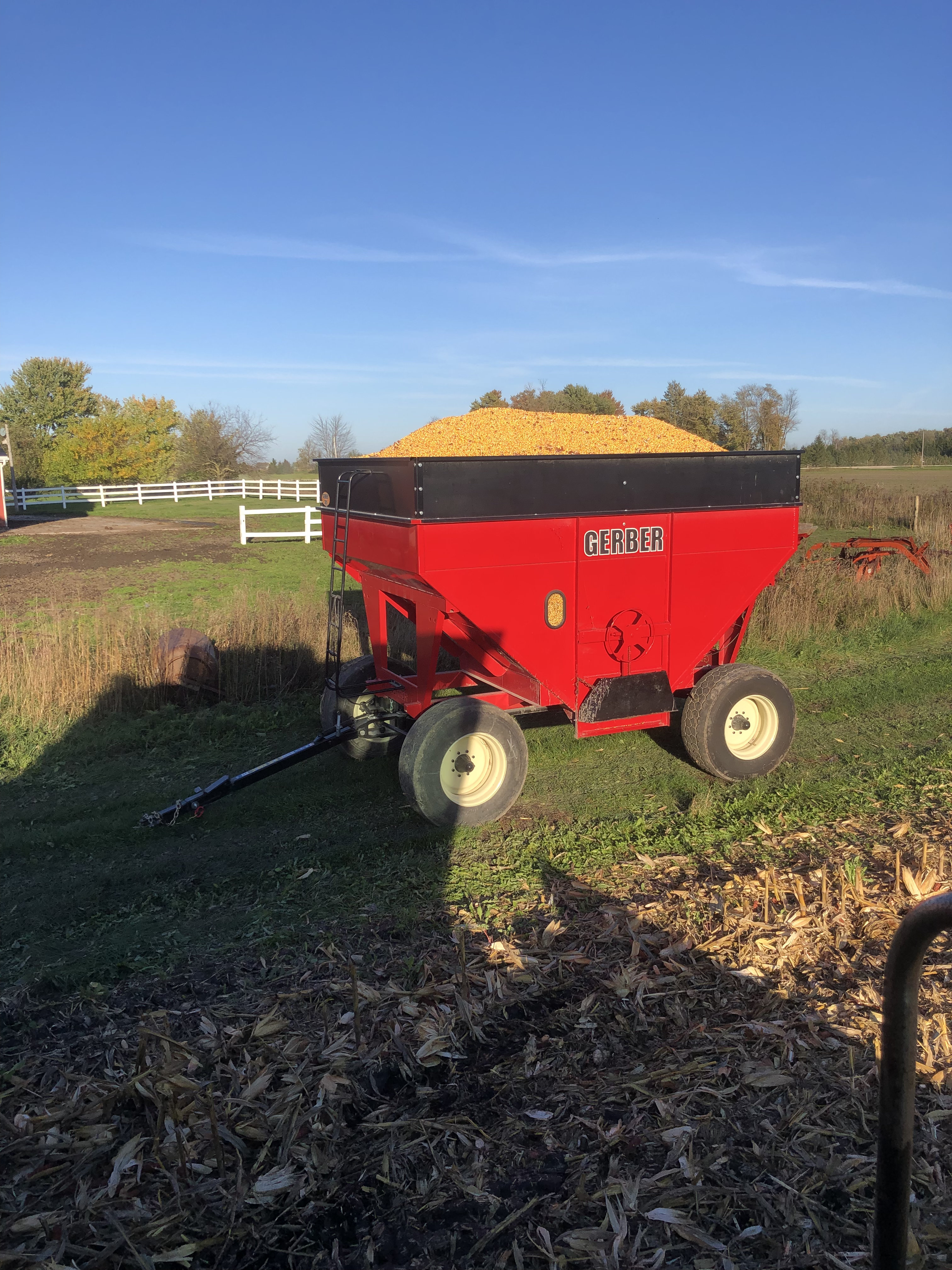 Gerber Gravity Boxes | Farm Equipment Brunner Ontario